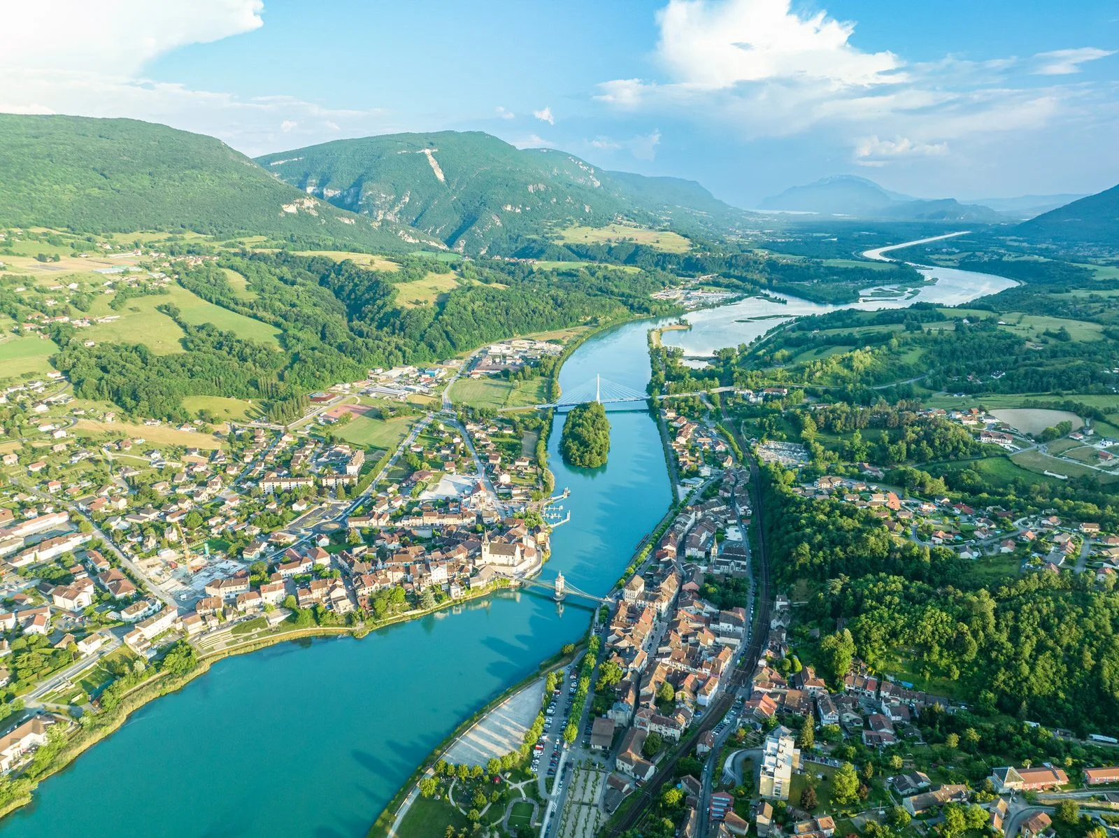 Vue aérienne de Seyssel et le Rhône